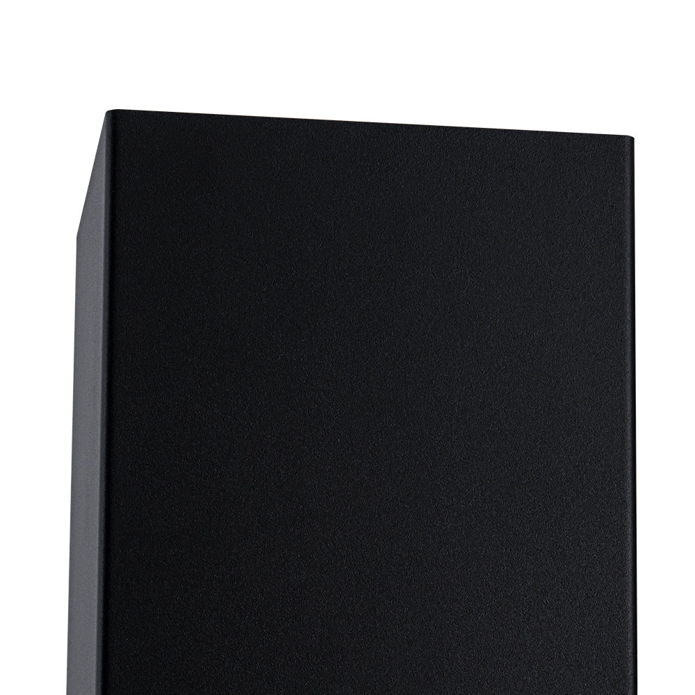 Aplique de pared exterior Obrima – detalle del acabado negro