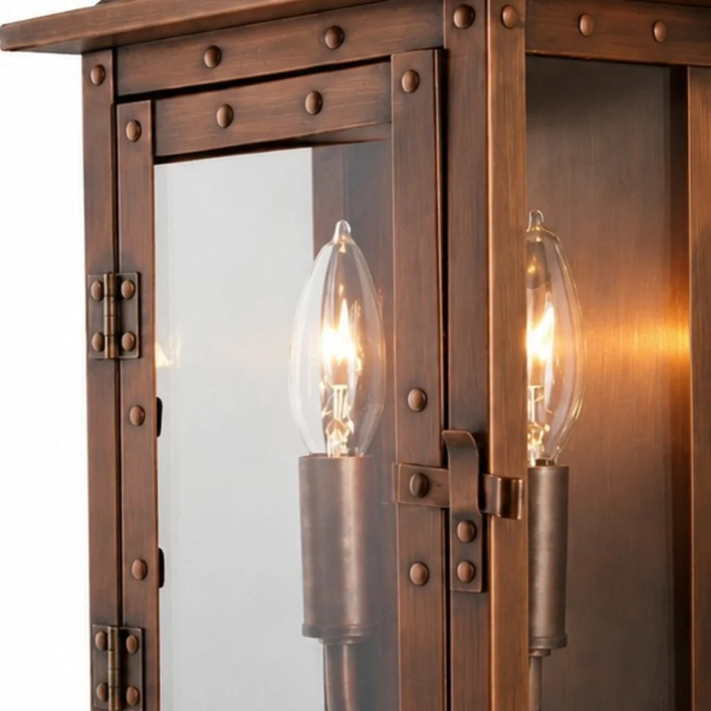 Farol de pared exterior Ocandia – detalle de la bisagra