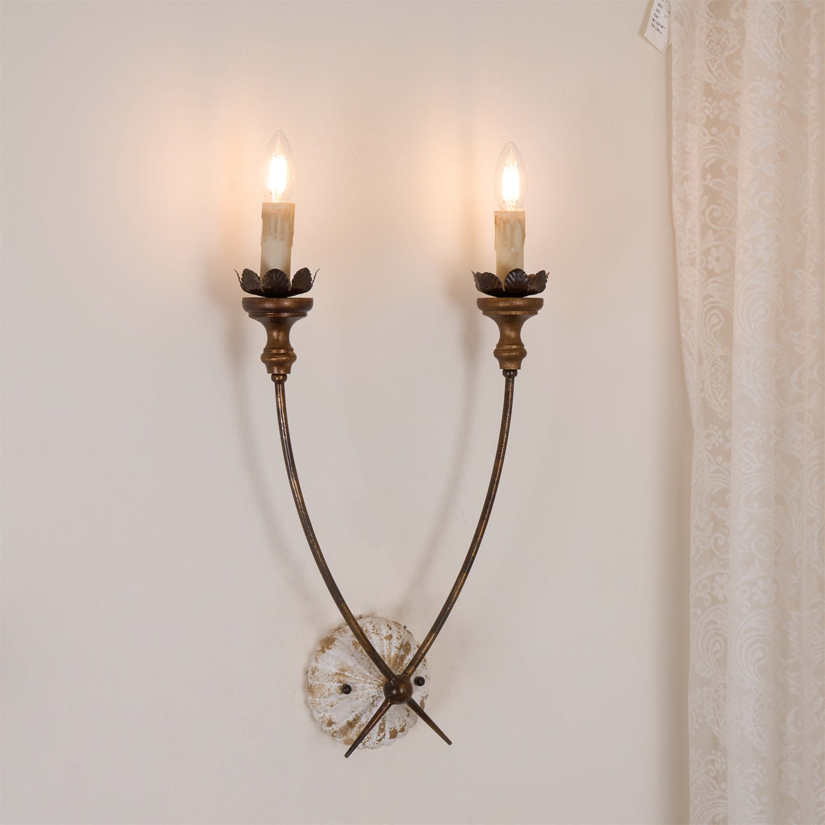 Aplique de pared vintage de dos velas Oscela – luz cálida de las dos velas