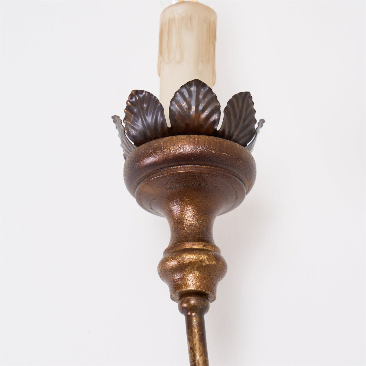 Aplique de pared vintage de dos velas Oscela – detalle de la copa y la vela