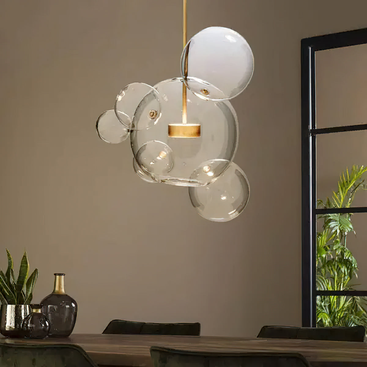 Lámpara colgante de esferas de cristal Perlada en un salón luminoso – imagen 11