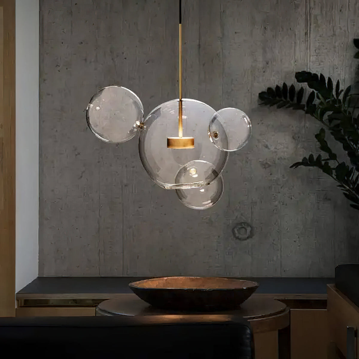 Lámpara colgante de esferas de cristal Perlada en un salón luminoso – imagen 6
