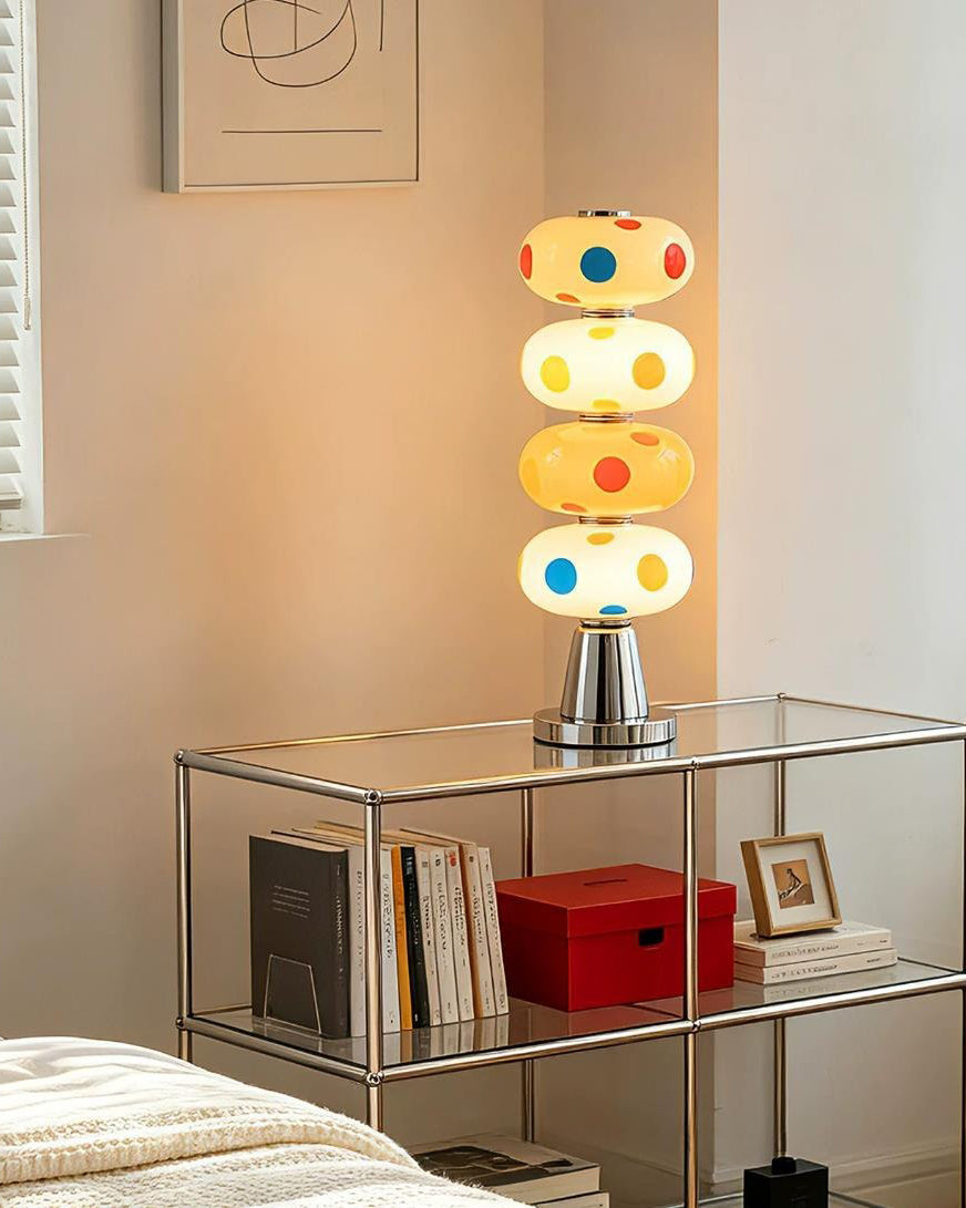 Lámpara de mesa LED de vidrio multicolor Pompona sobre una consola de mármol – imagen 6