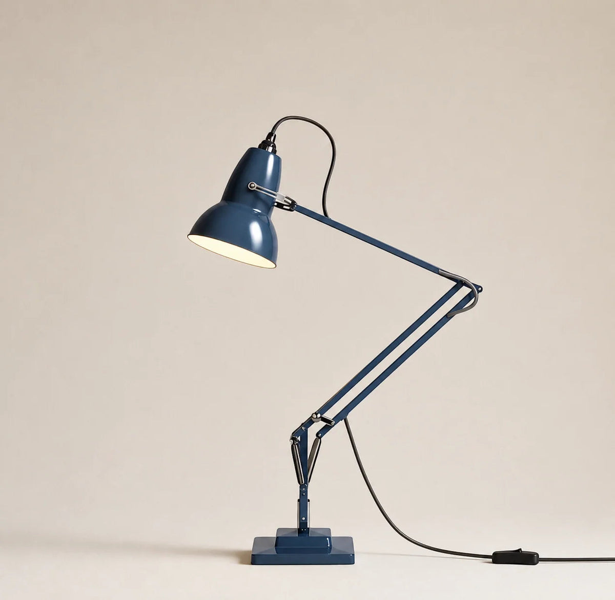 Lámpara de escritorio industrial Quinela – versión azul