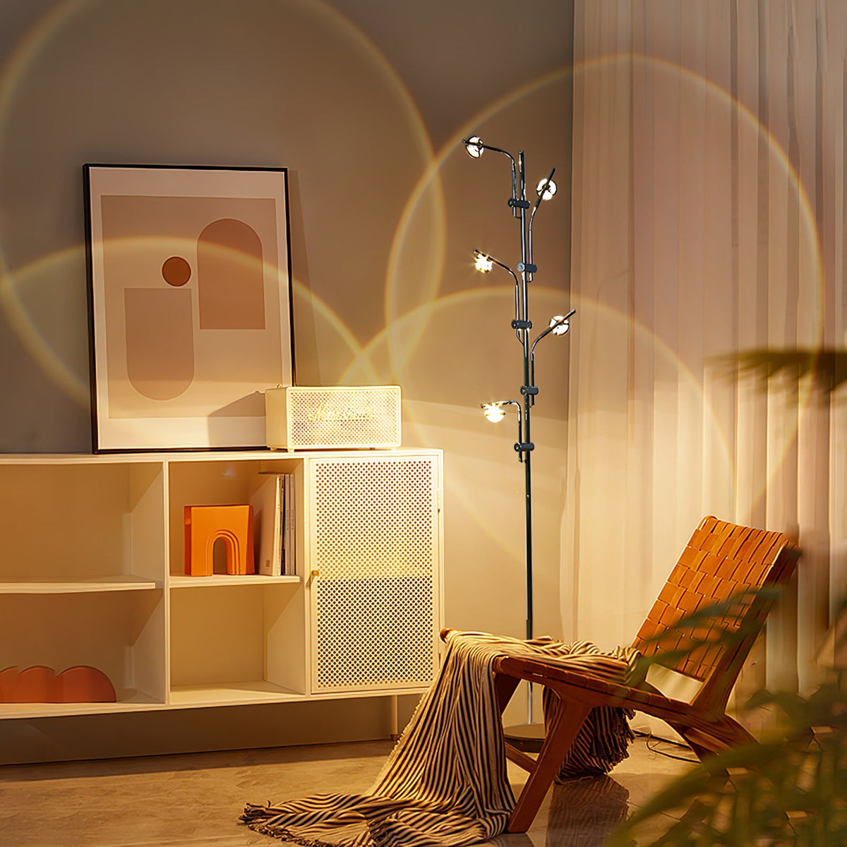 Lámpara de pie LED Ramelda con lentes de cristal en un salón contemporáneo – imagen 11