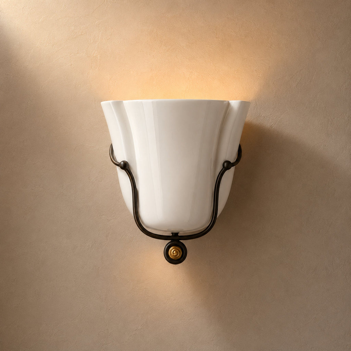 Aplique de pared de cerámica Zelmira – pantalla de cerámica blanca