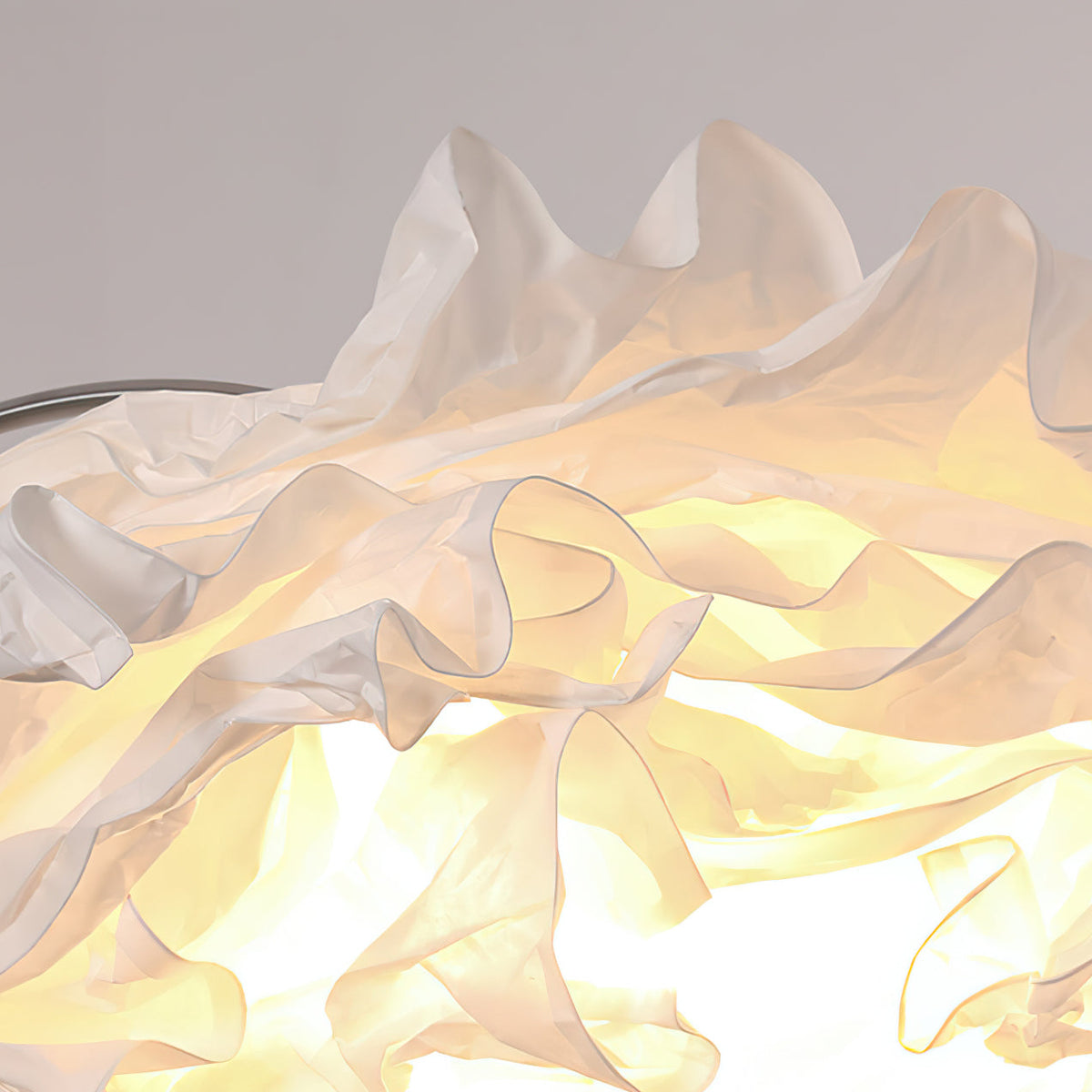 Lámpara de pie de arco con pantalla de papel Rizolva en un salón luminoso – imagen 16