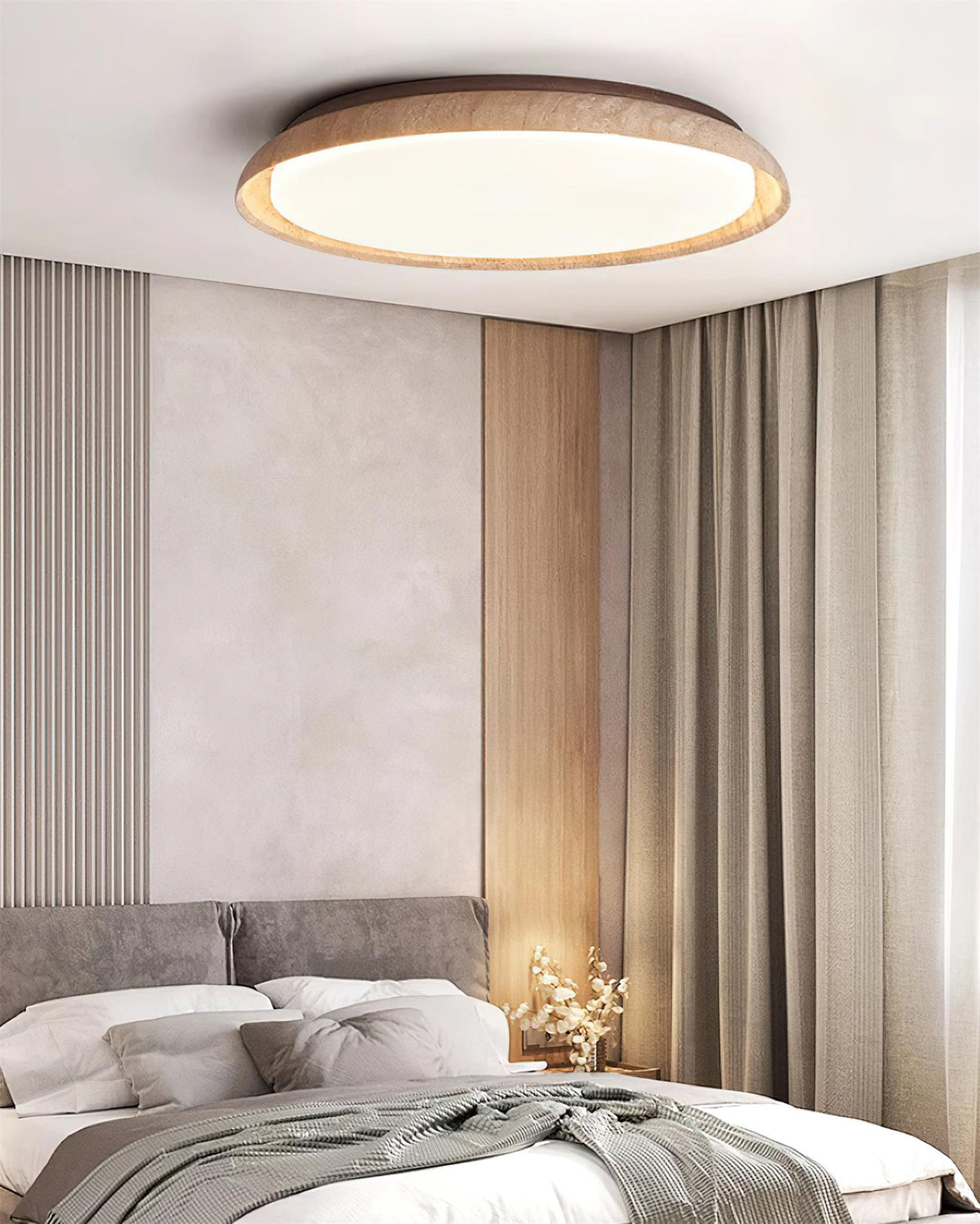 Plafón LED de techo Calerra con aro de travertino en un salón de estilo japandi – imagen 4