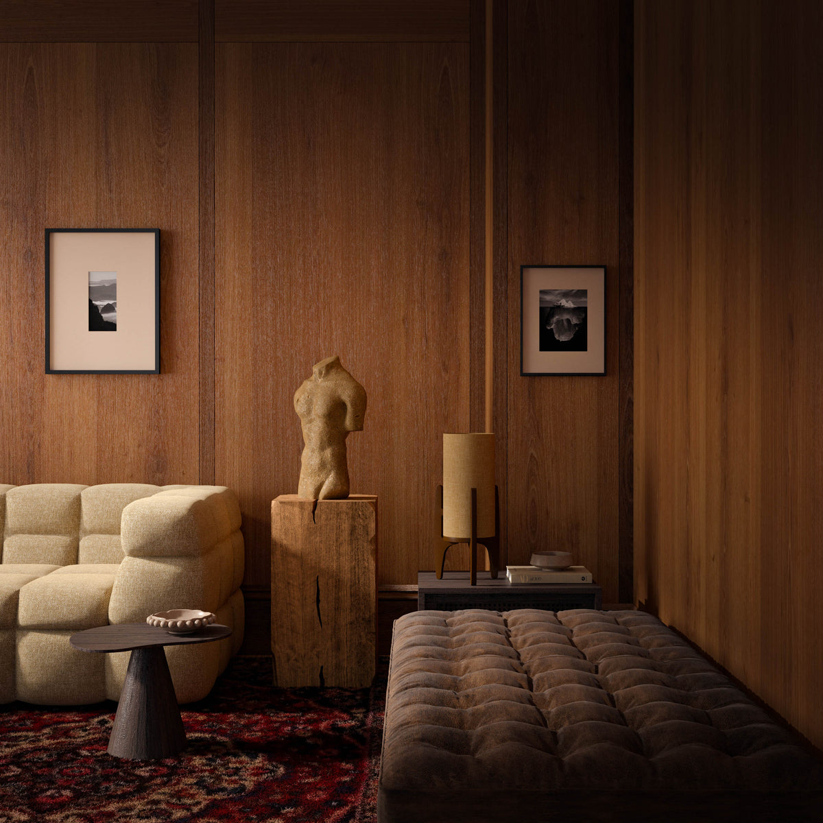 Lámpara de mesa de lino y madera Velasca en un salón cálido de madera – imagen 11