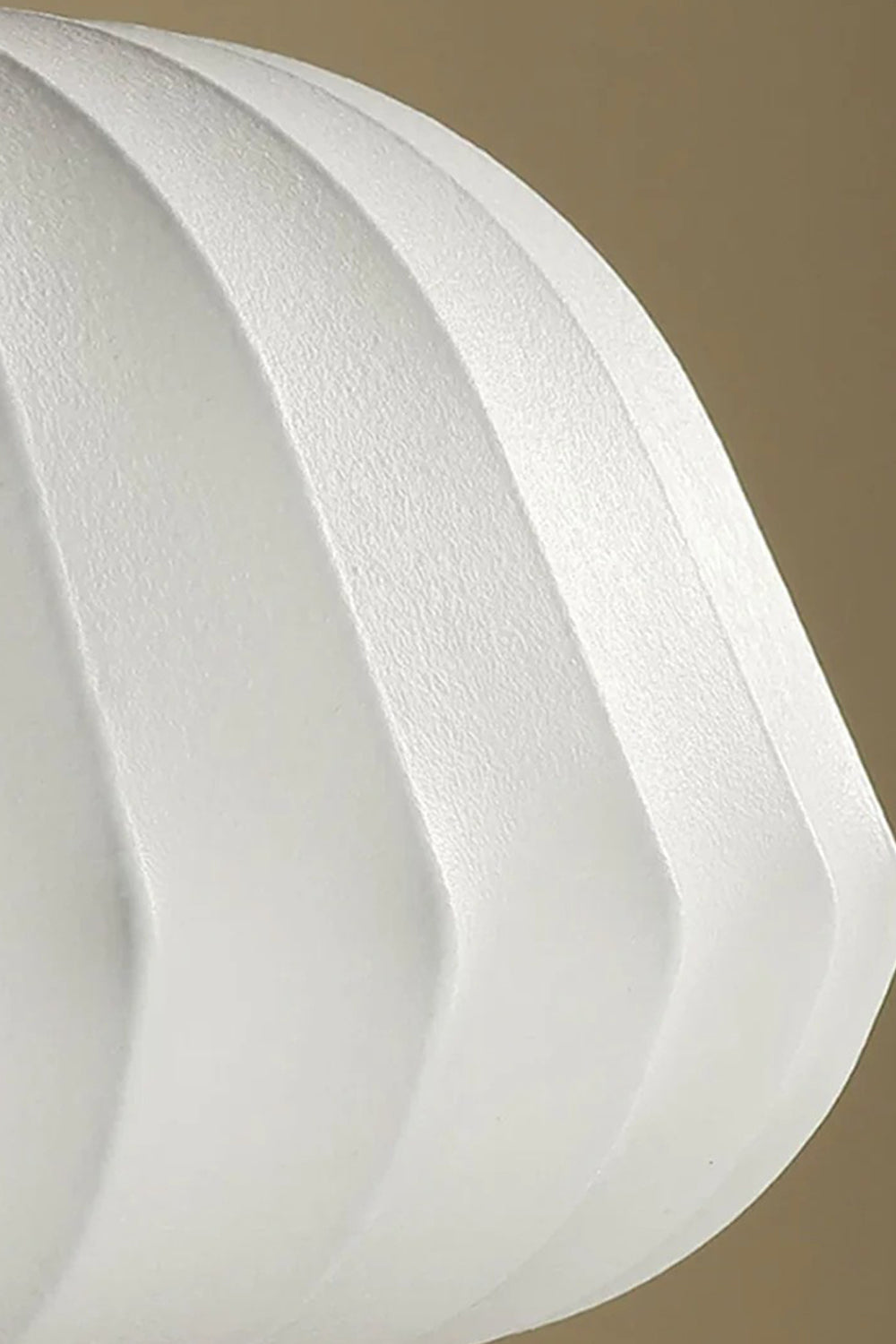Lámpara de mesa de seda Sedina – detalle de la seda tejida