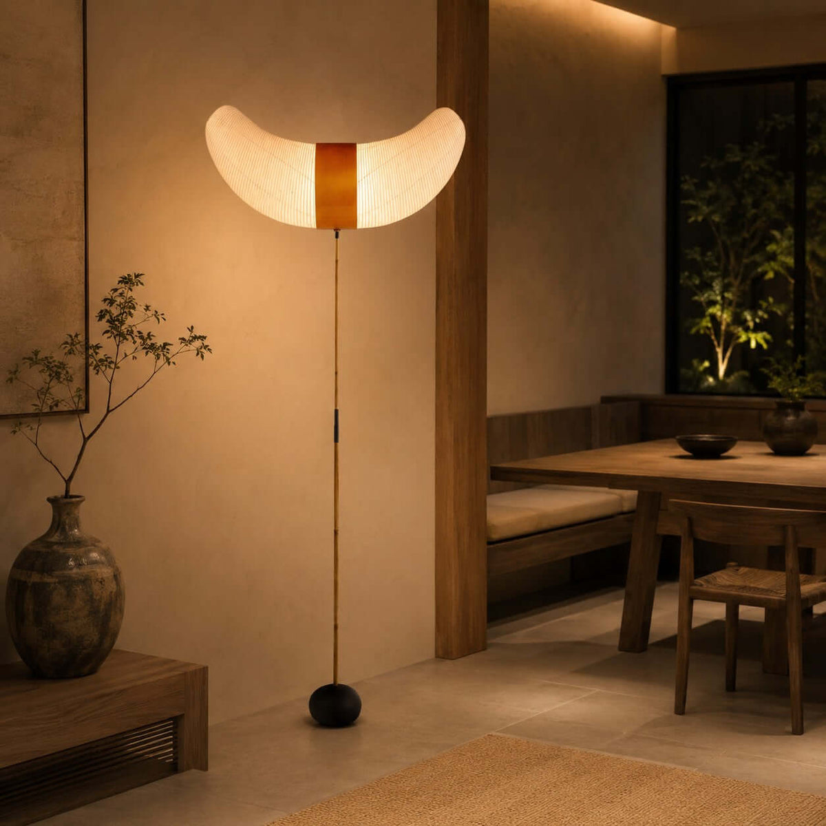 Lámpara de pie de papel Seluma en un salón de estilo japonés – imagen 6