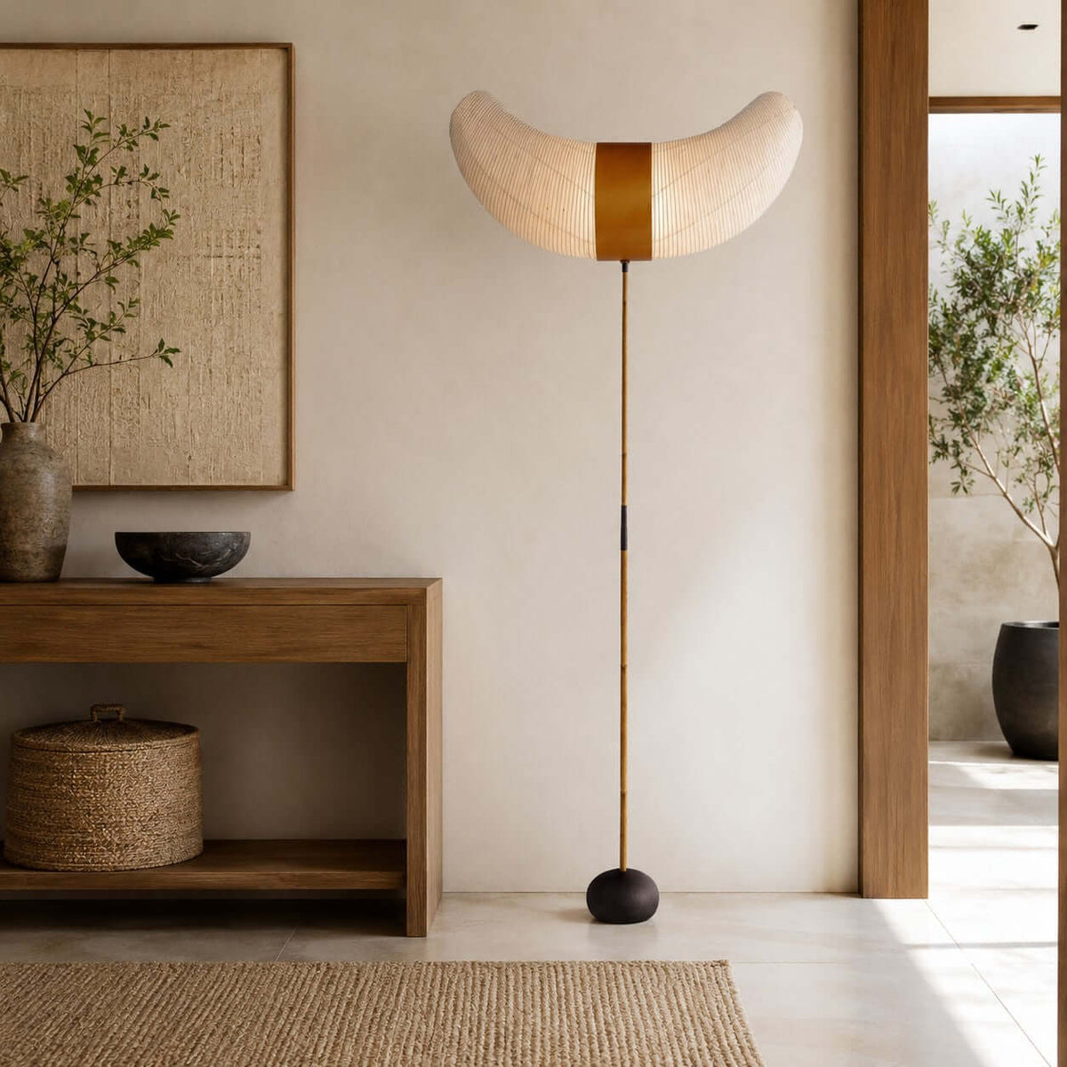 Lámpara de pie de papel Seluma en un salón de estilo japonés – imagen 9