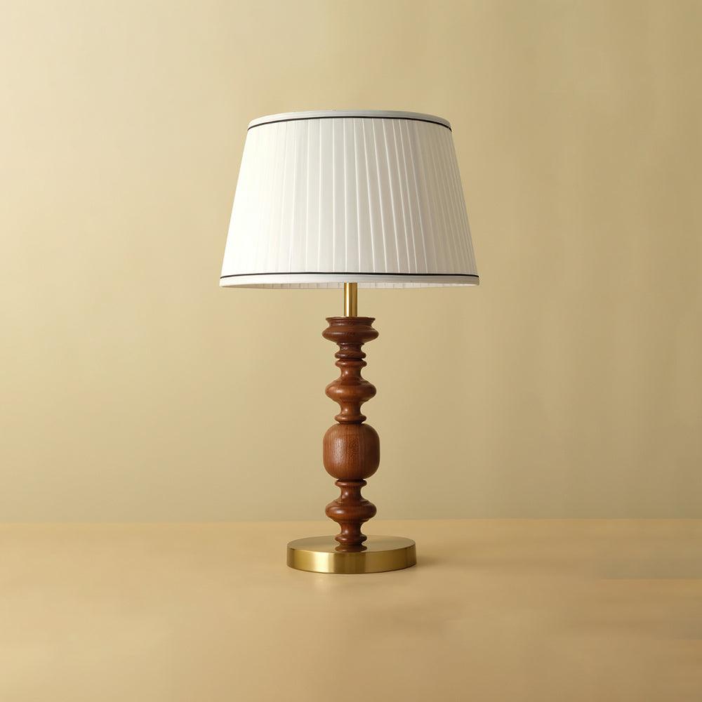 Lámpara de mesa clásica Sentero – en nogal y dorado, 64 cm