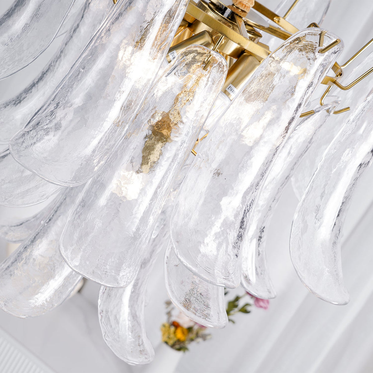 Lámpara de araña de pétalos de cristal Sépala en un comedor elegante – imagen 18