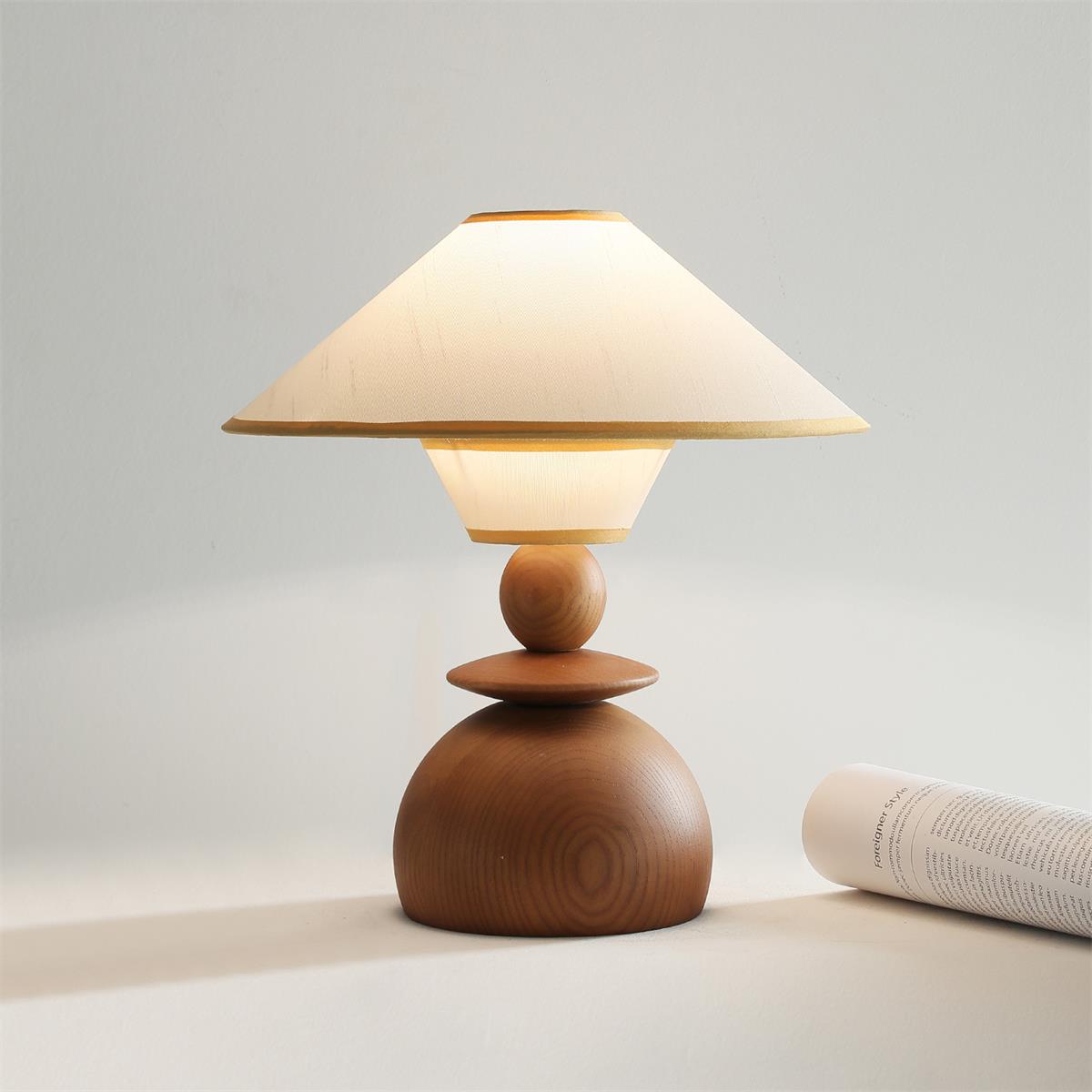 Setova - Lámpara de Mesa de Madera Torneada con Pantalla de Tela Seta
