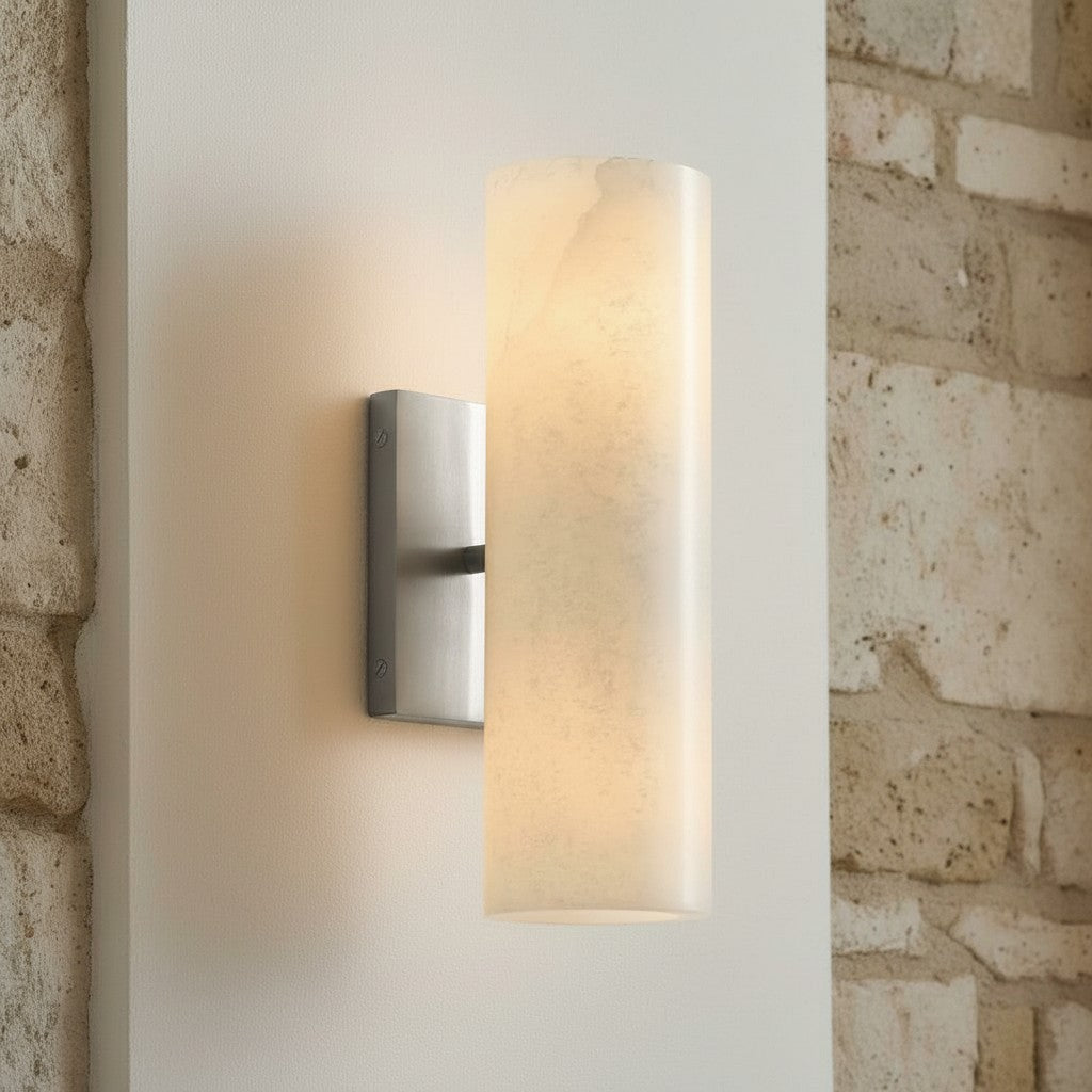 Aplique de pared cilíndrico Albasta en un pasillo acogedor – imagen 8