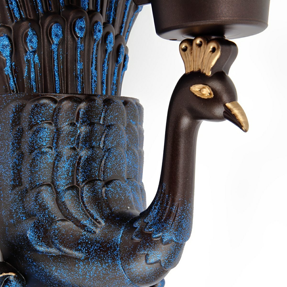 Aplique de pared exterior Mipava – detalle del pavo real
