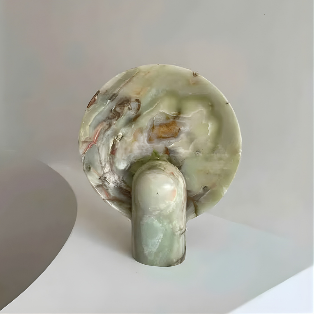 Lámpara de mesa de piedra Solsticia – en ónix verde