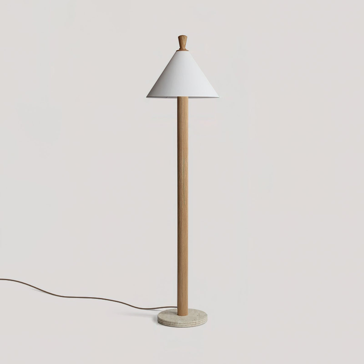 Lámpara de pie de madera y lino Tocana – en madera natural