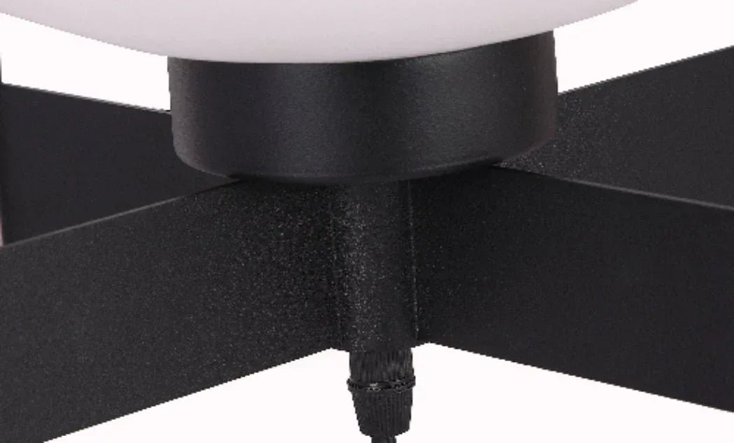 Lámpara de mesa farol Togala – detalle de la base en cruz negra