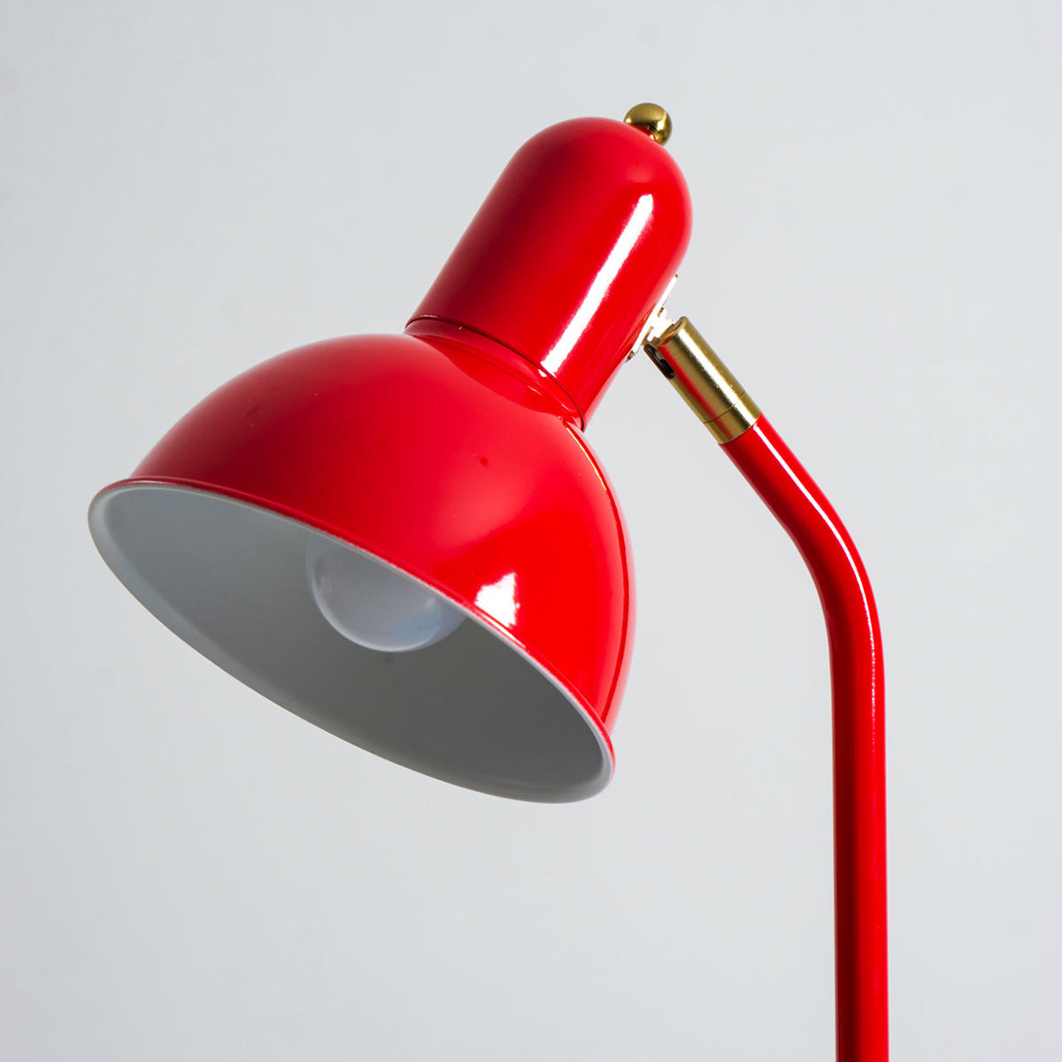 Lámpara de pie multicolor Totemia – detalle del flexo rojo orientable