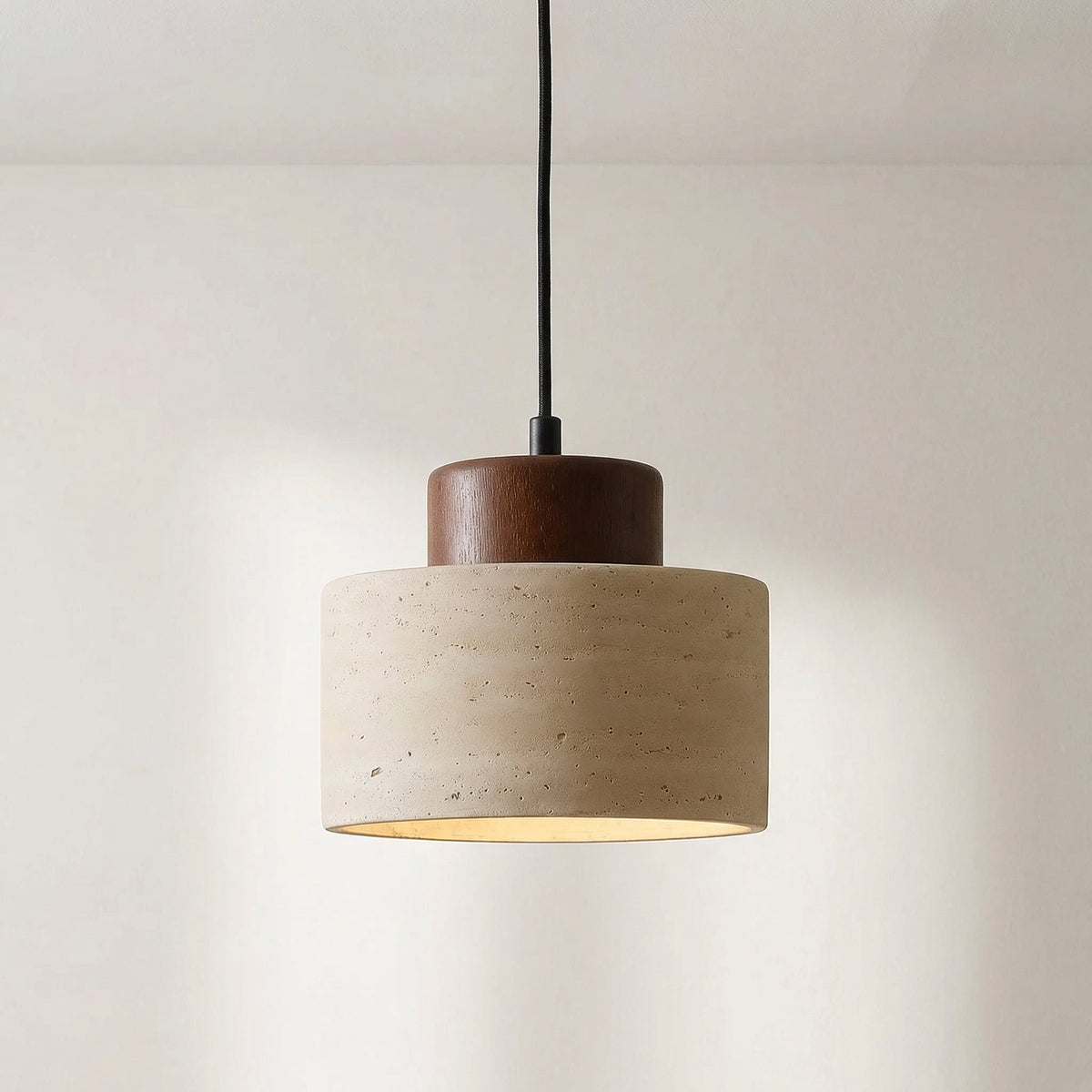 Lámpara colgante de travertino Petrina – madera oscura