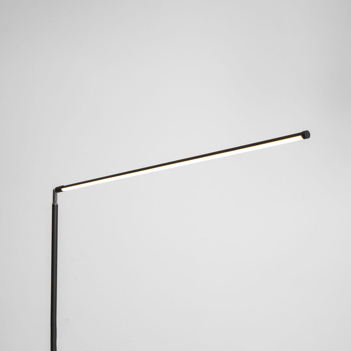 Lámpara de pie de lectura Trazelo – detalle del brazo LED