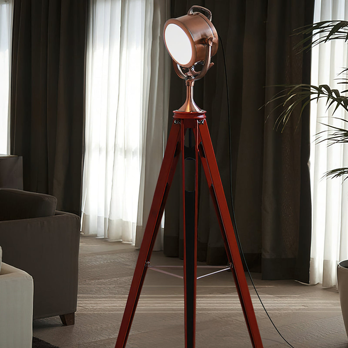 Lámpara de pie trípode con foco Tripola en un salón luminoso – imagen 5