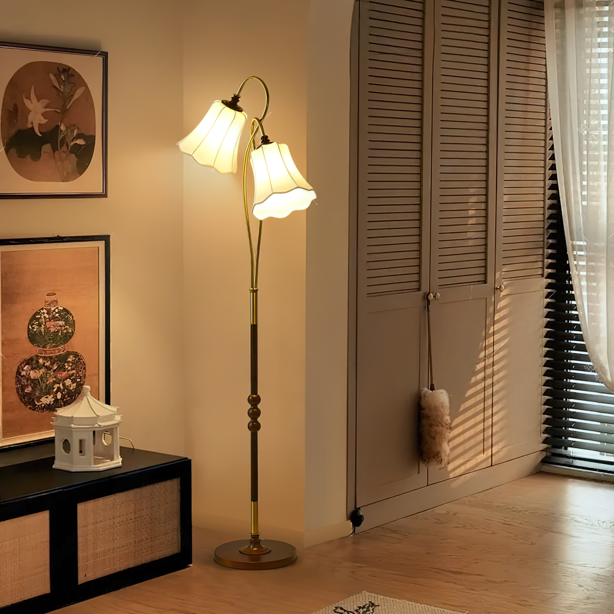 Lámpara de pie tulipán Tulema en un salón de estilo vintage – imagen 2