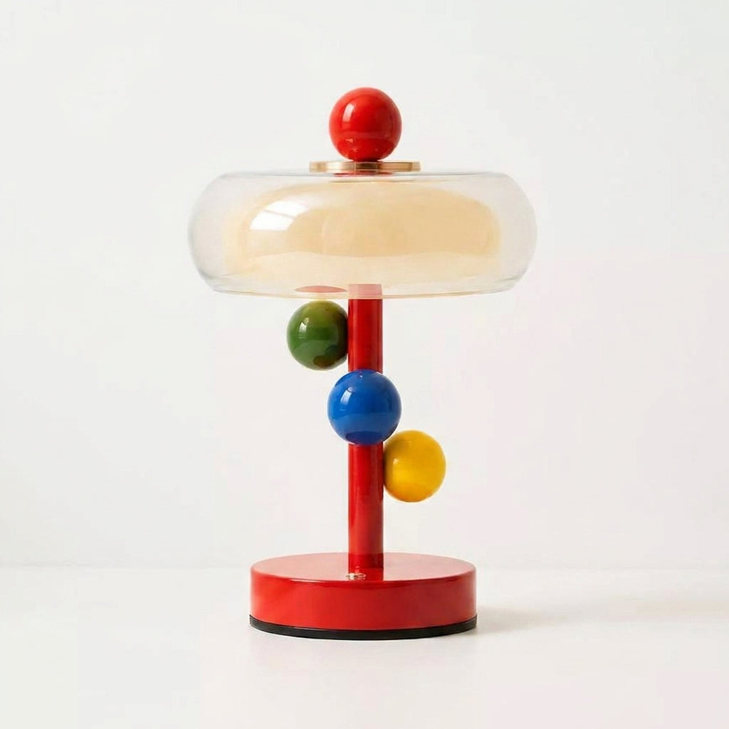 Lámpara de mesa LED de colores Tutela – roja sobre fondo claro