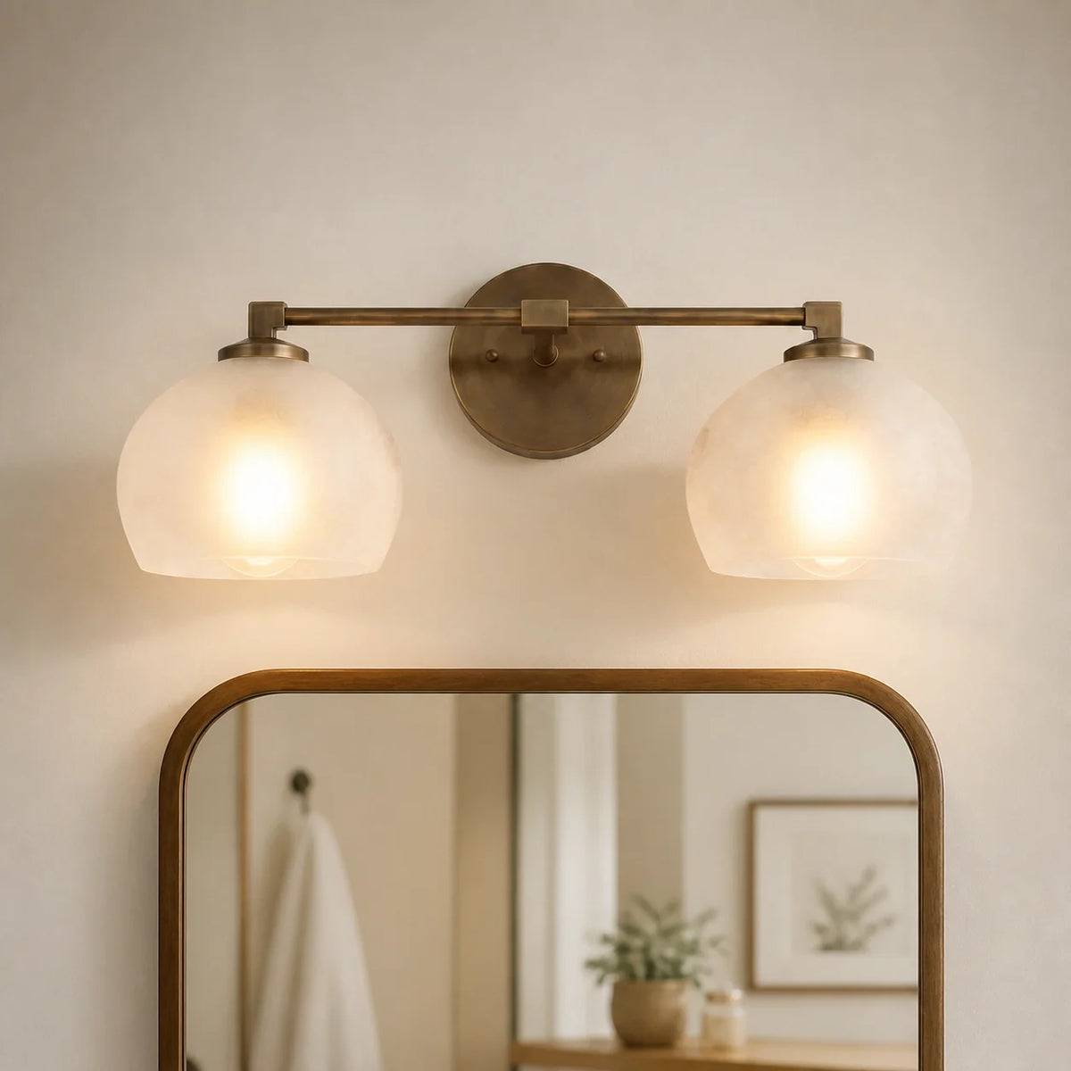 Aplique de pared con globos de cristal Valdina – 2 luces · 46 cm, latón, cristal blanco esmerilado
