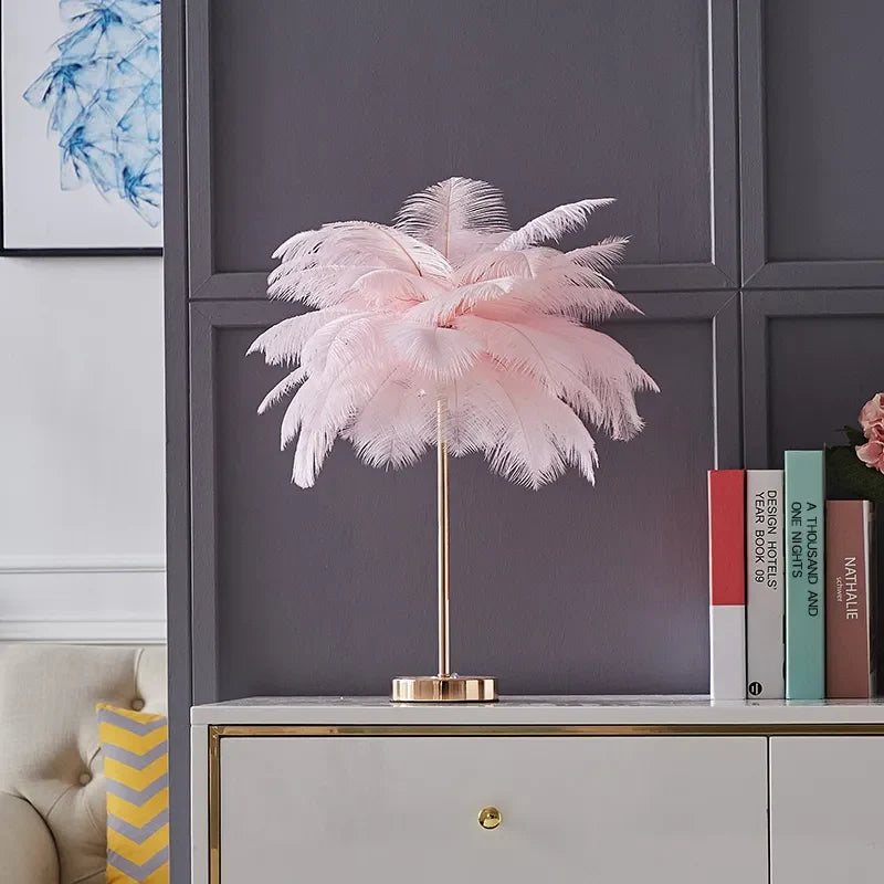 Vaporela - Lámpara de Mesa de Plumas Naturales con Pie Dorado y LED