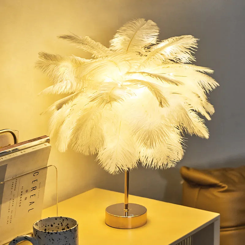 Lámpara de mesa de plumas Vaporela – encendida en blanco