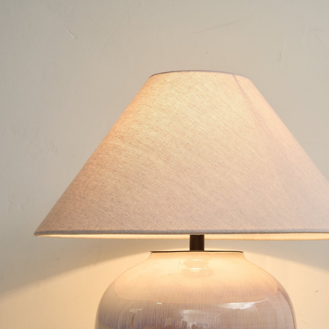 Lámpara de mesa de cerámica Velada – detalle de la pantalla de tela
