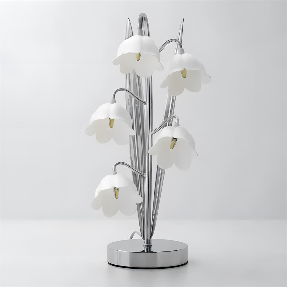 Lámpara de mesa de flores Velisia sobre una mesita de noche – imagen 18