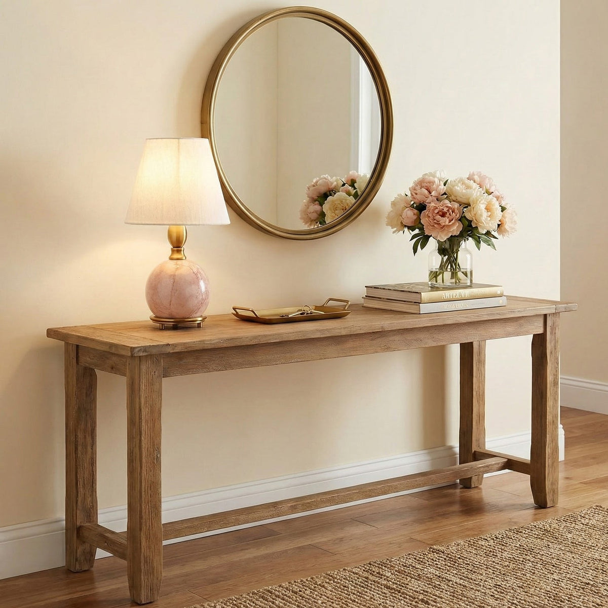 Lámpara de mesa de mármol rosa Velmora en un dormitorio elegante – imagen 4