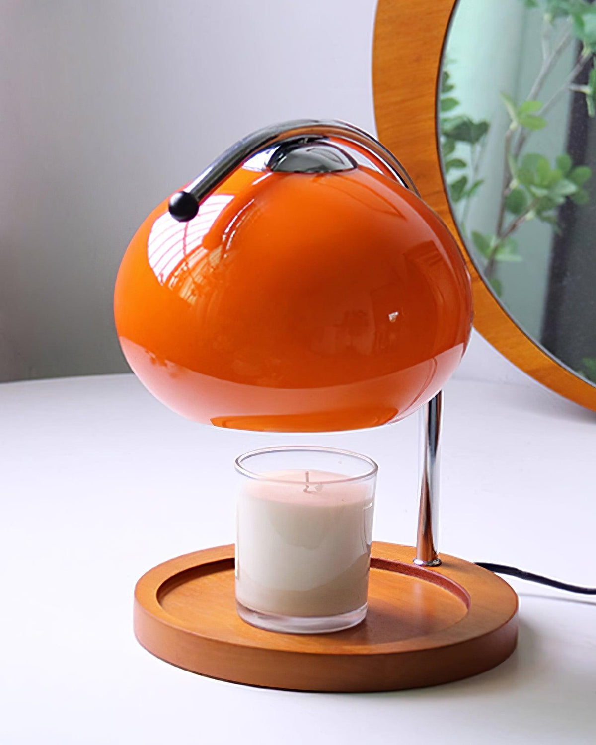 Lámpara calentador de velas Velunda – en color naranja vista de cerca
