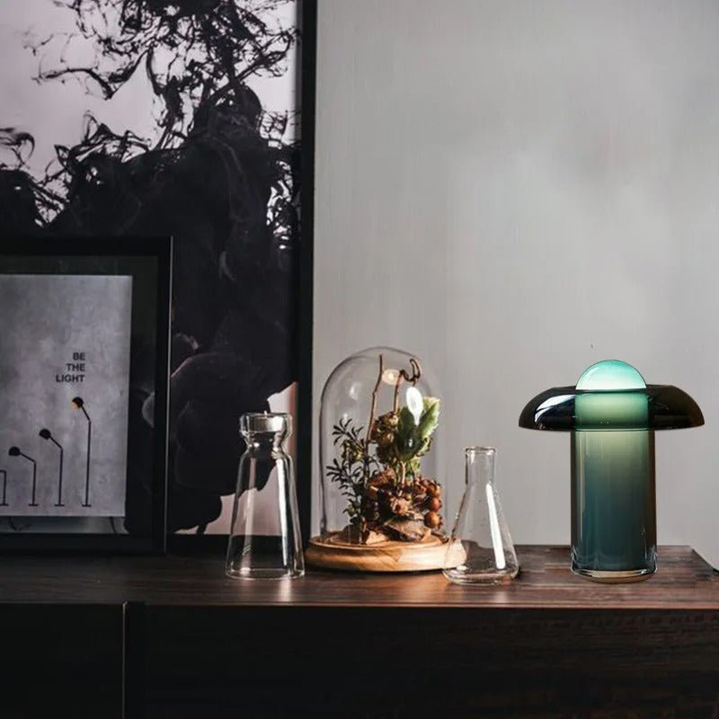 Lámpara de mesa de cristal Verdeta en un dormitorio elegante – imagen 8