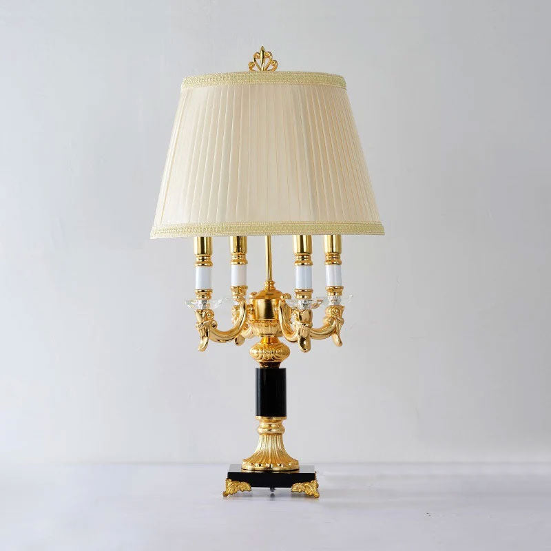 Lámpara de mesa candelabro de latón Versalia – pantalla blanca