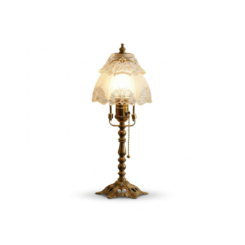 Vidriela - Lámpara de Mesa Vintage de Latón con Pantalla de Cristal Labrado