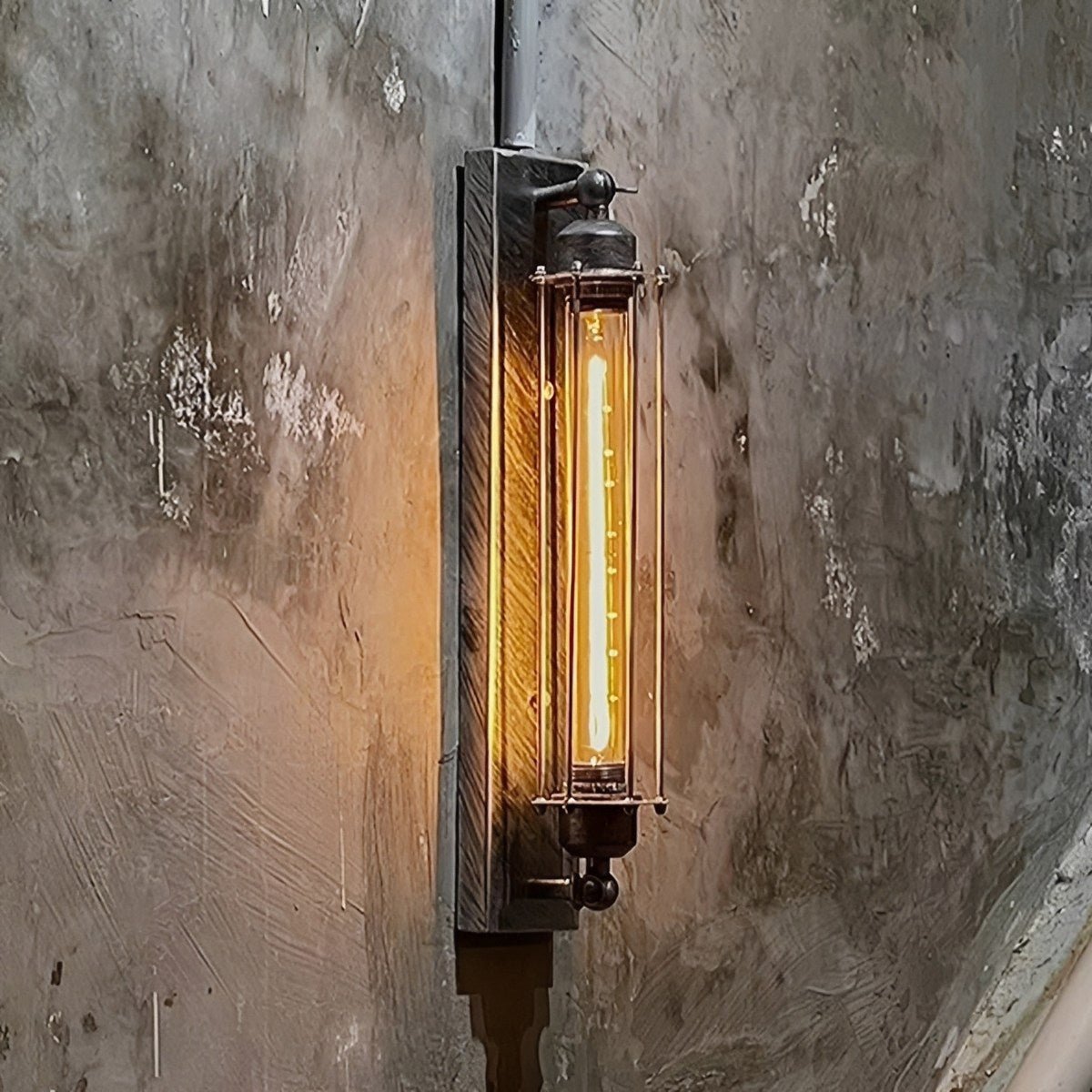 Aplique de pared industrial Yunquel en un pasillo de estilo loft – imagen 13
