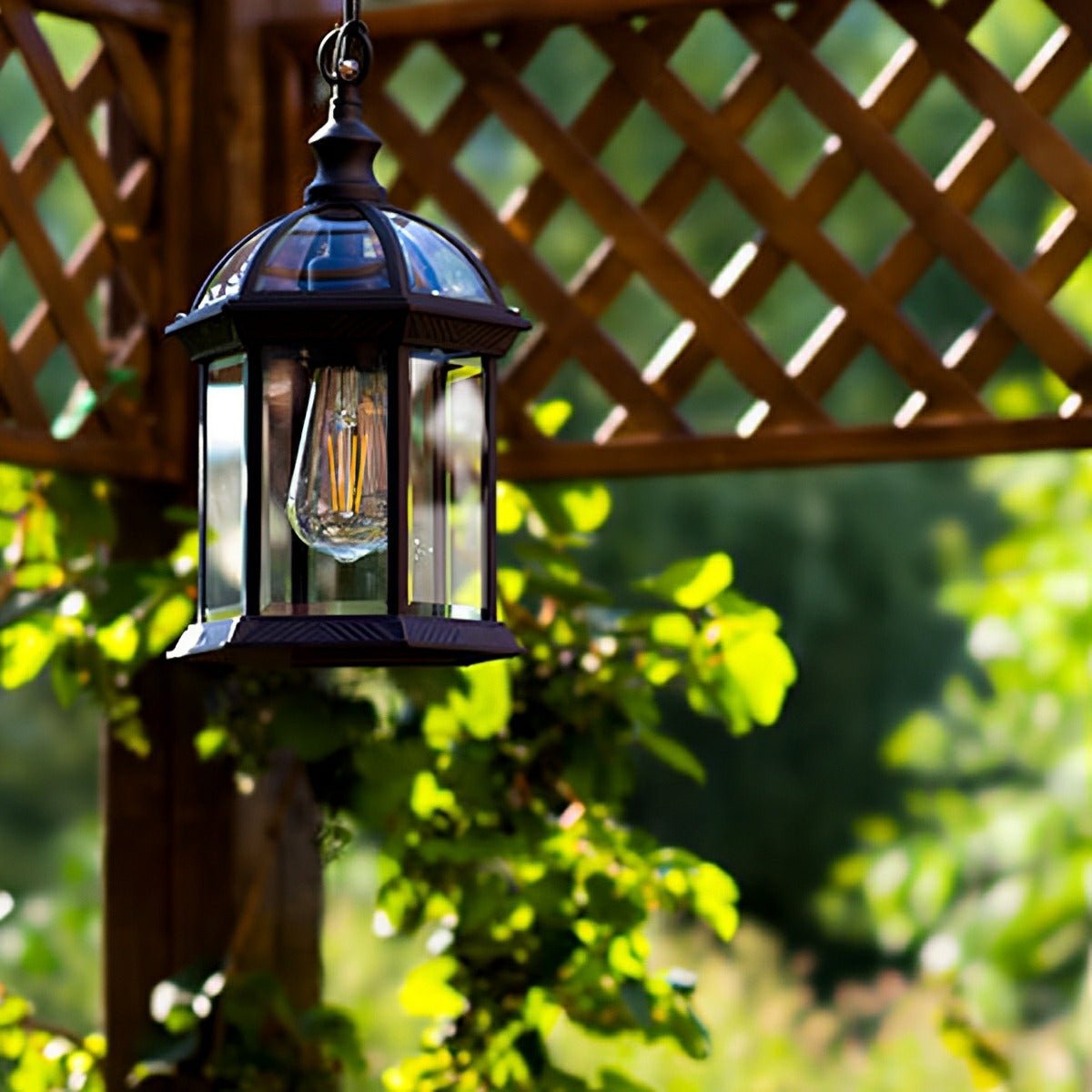 Farol colgante de exterior Nabela en un porche – imagen 4