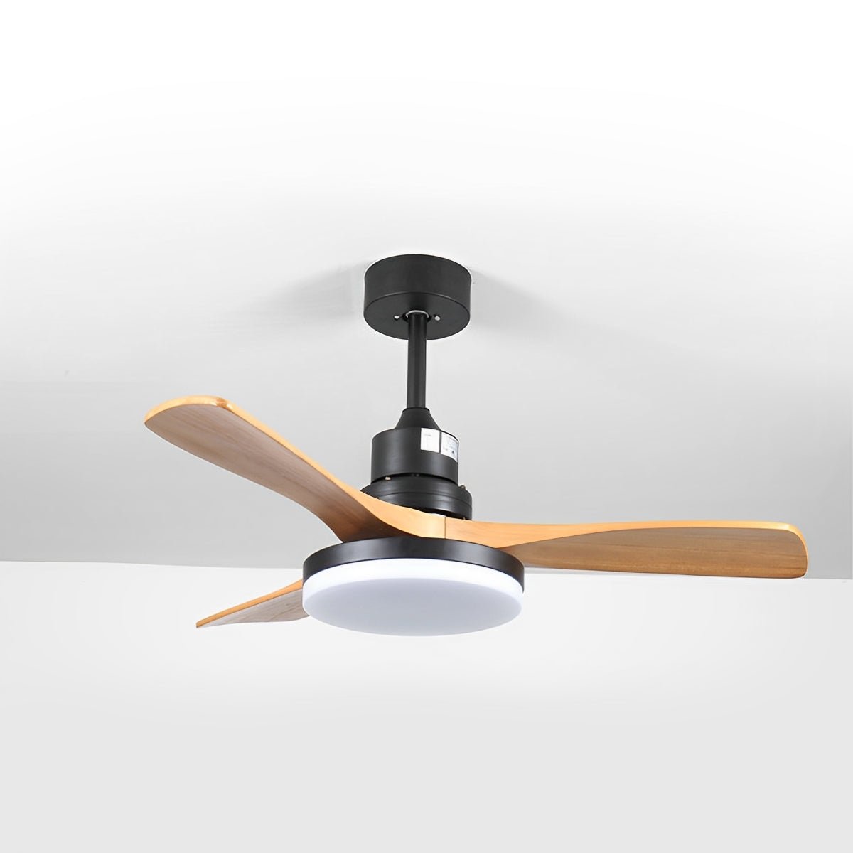Ventilador de techo con luz Quinta en un comedor clásico – imagen 6