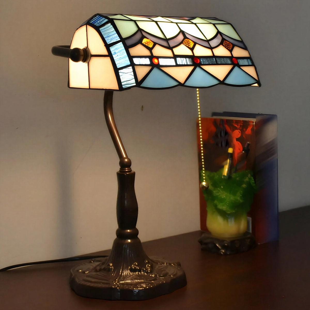 Lámpara de banquero Tiffany Vitrela – con pantalla azul y crema