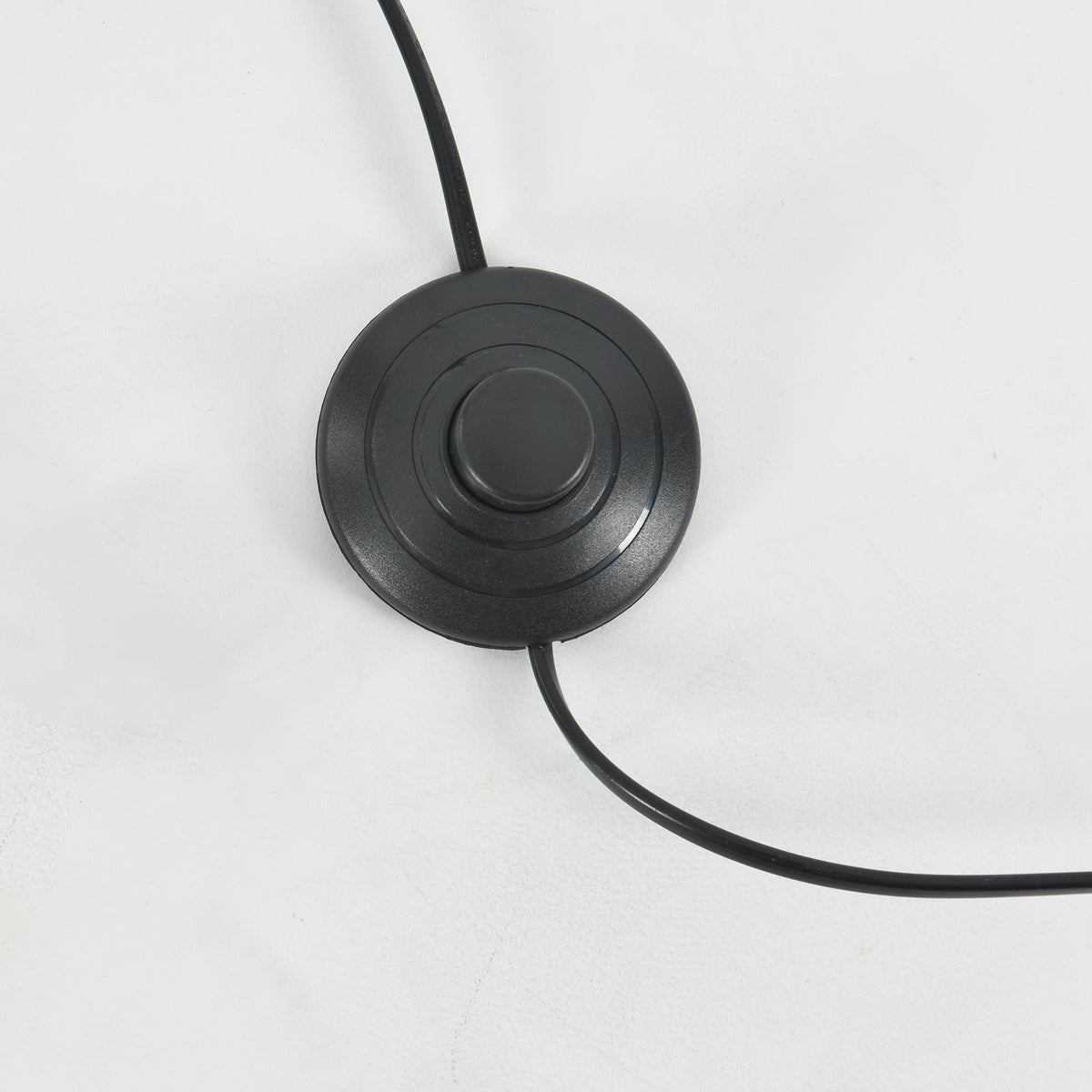 Lámpara de pie de cristal soplado Vitrola – detalle del interruptor de pie