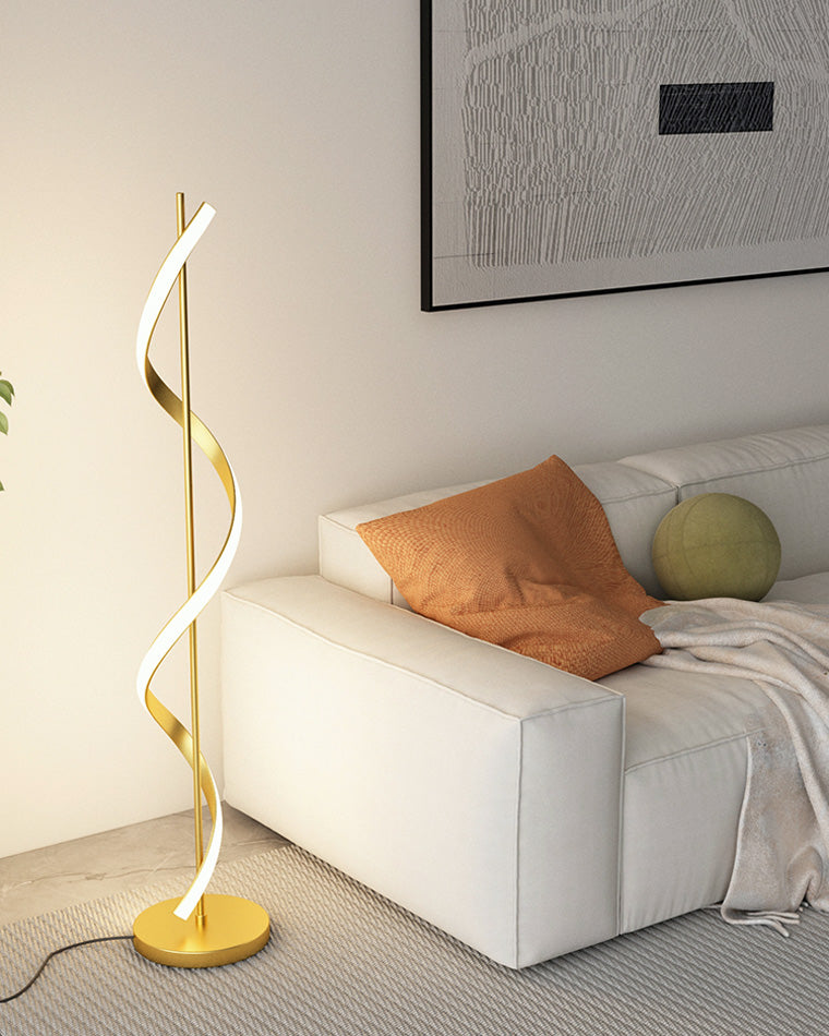 Lámpara de pie LED en espiral Volutela en un salón moderno – imagen 16