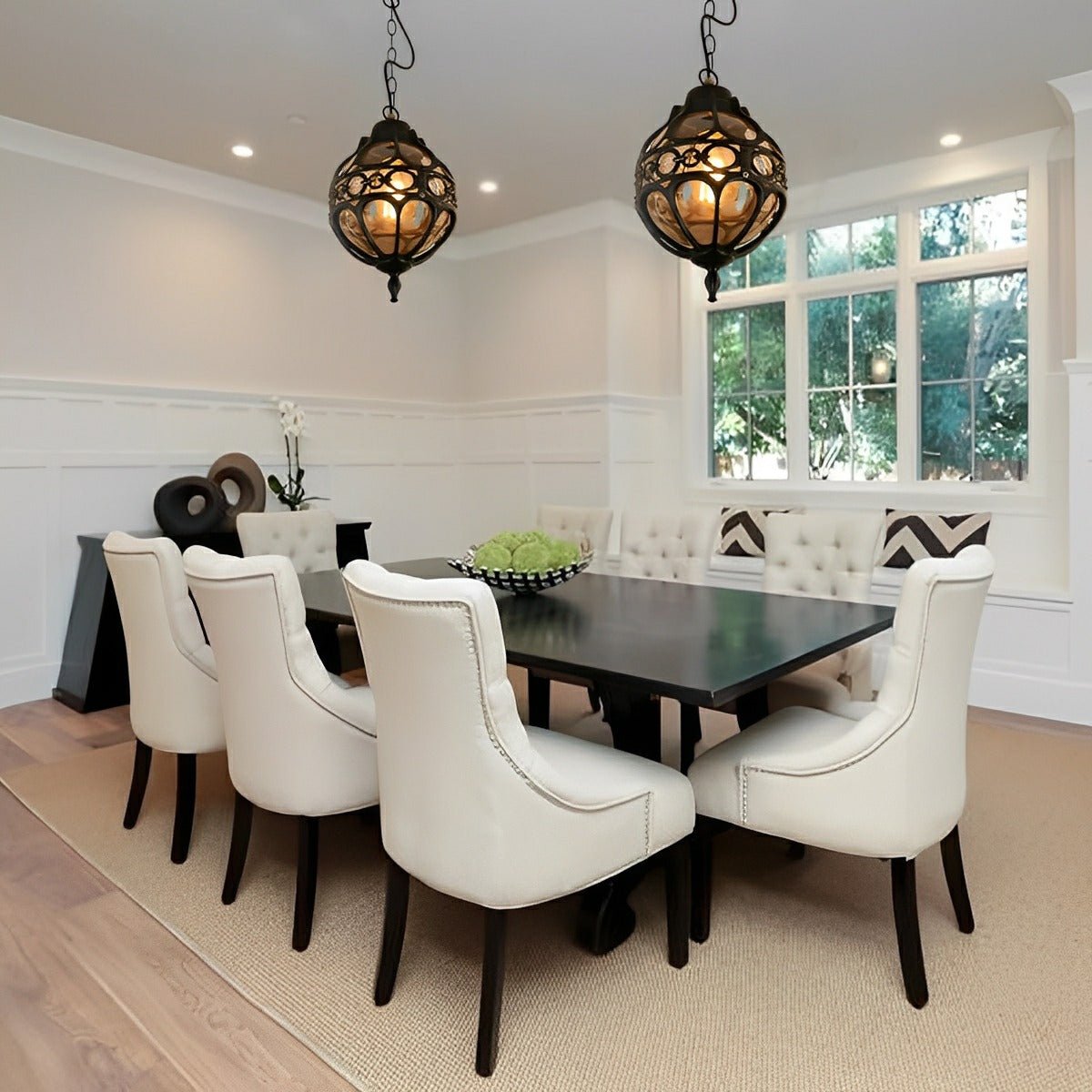 Lámpara colgante de exterior Jumela – pareja sobre una mesa de comedor