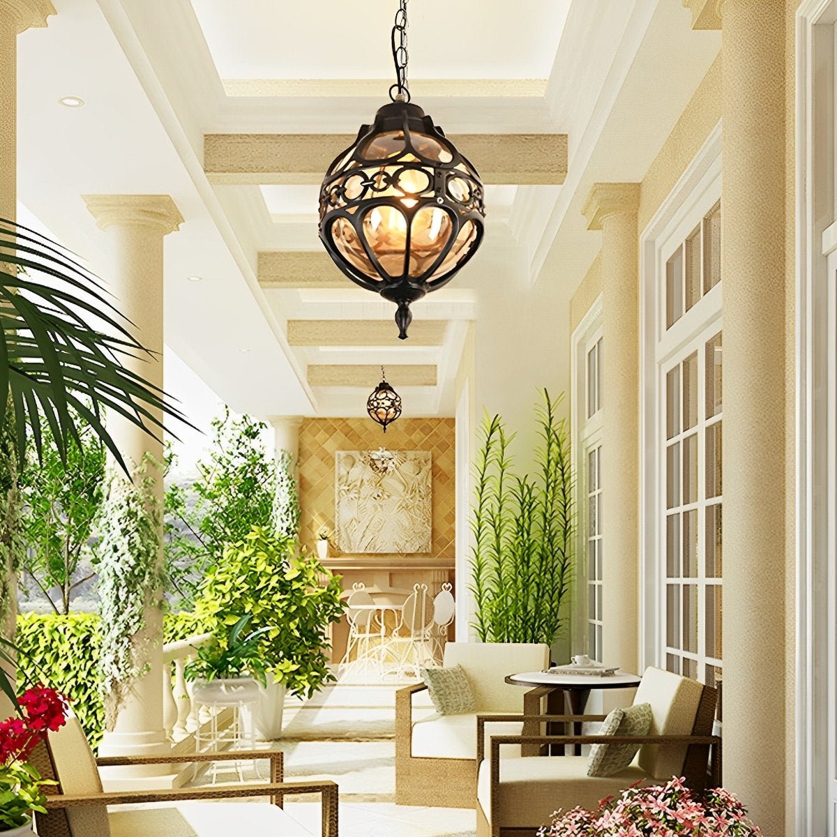 Lámpara colgante de exterior Jumela – en una galería con columnas