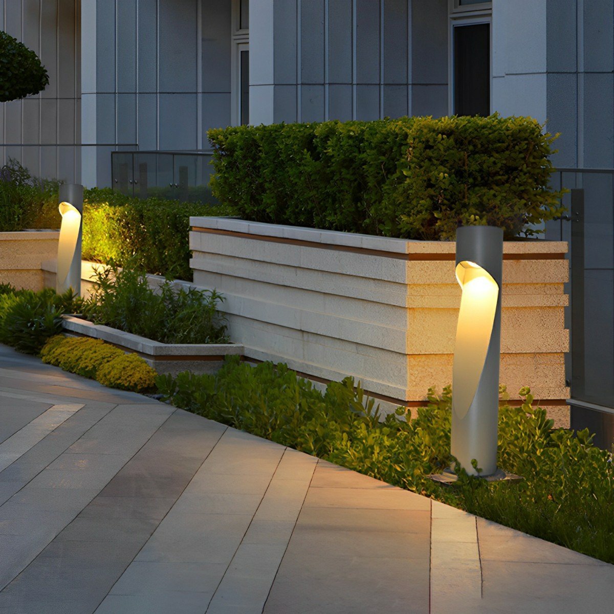 Osmira - Baliza LED de Jardín con Corte Diagonal en Aluminio Gris de 60 cm