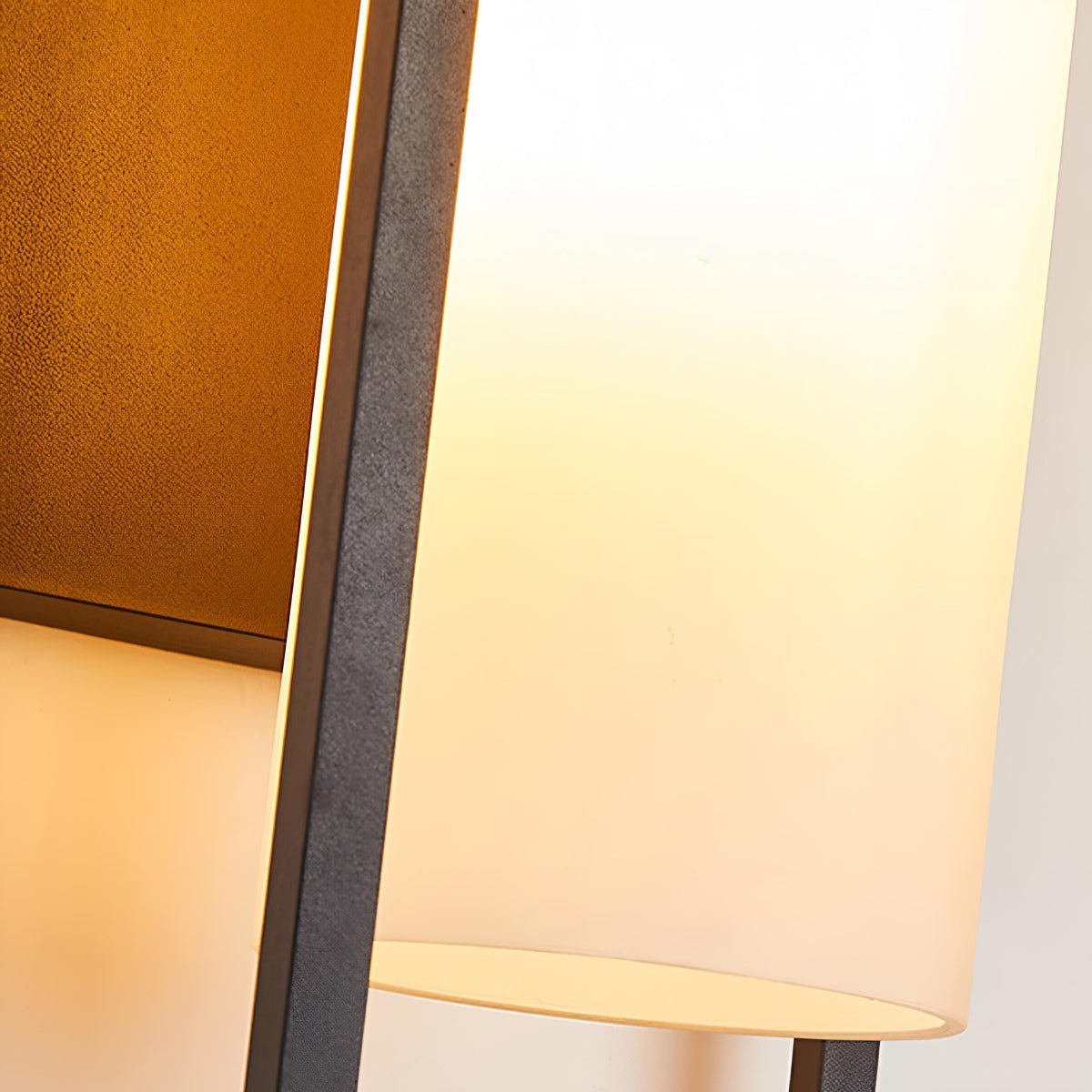 Farol de pared exterior Osmera – detalle de la pantalla opal
